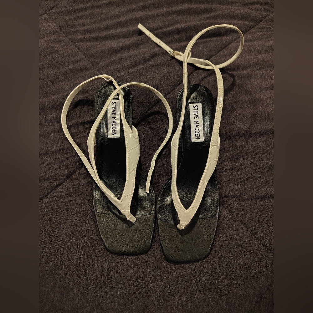 Steve Madden Black and Cream Sandals